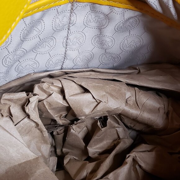 Michael Kors Jet set Chail shoulder tote NWT - Picture 4 of 7